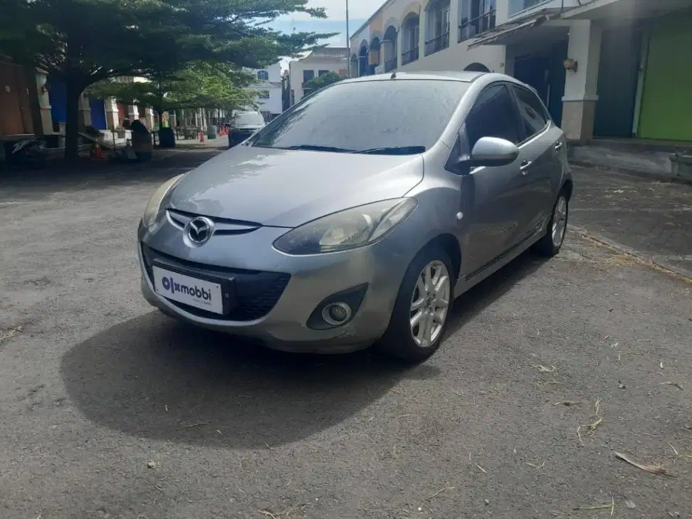 Pajak Panjang - Mazda 2 1.5 Sport Bensin MT 2012 Silver