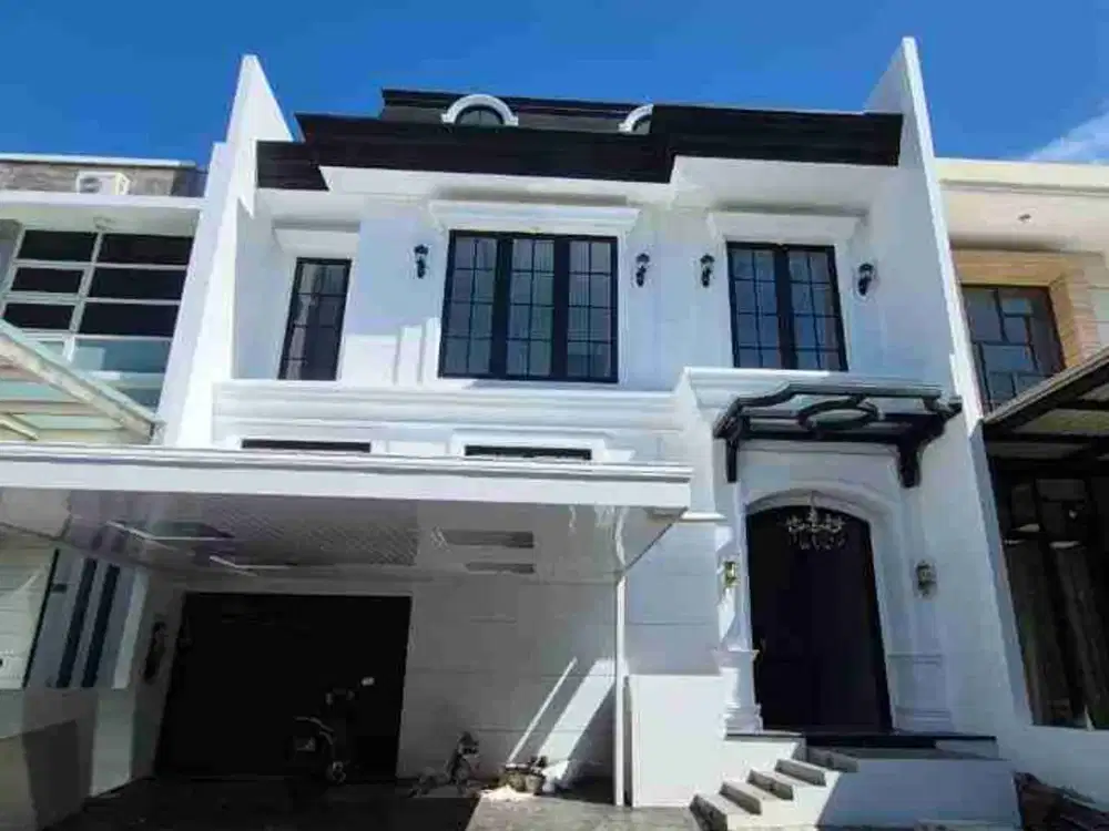 Dijual rumah 3 lantai Pakuwon Indah, Surabaya Barat