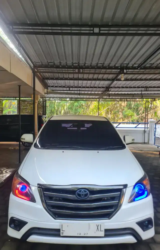 Toyota Kijang Innova Diesel Type G Transmisi Matic tahun 2012