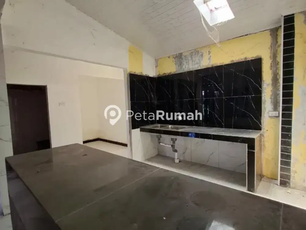 DIJUAL RUMAH JALAN BUNGA RINTE KOMPLEK SETIA BUDI PARADISE (ARKAN)