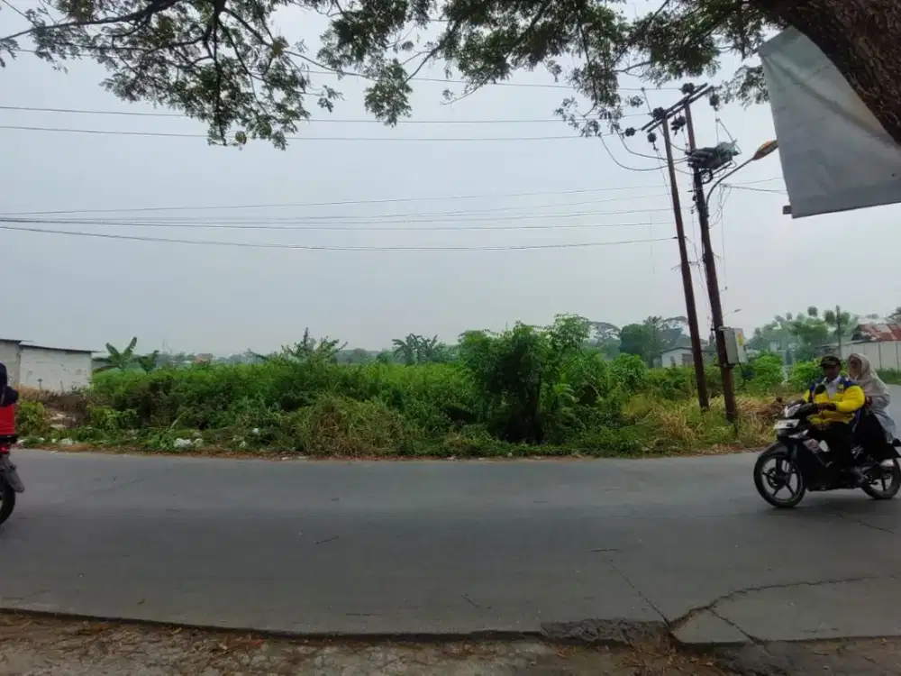 Tanah Posisi Hook di Depan Jalan Raya Pisang Batu, Cibitung