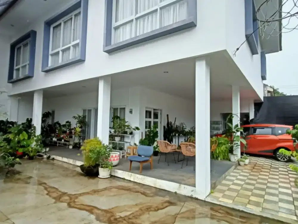 Dijual Rumah Mewah Ada Swimming Pool di Ciputat CW-18390