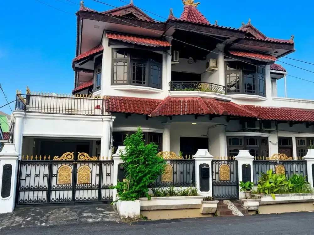 RUMAH SULTAN 9 KAMAR DI JAKARTA TIMUR, DEKAT TOL & STASIUN!
