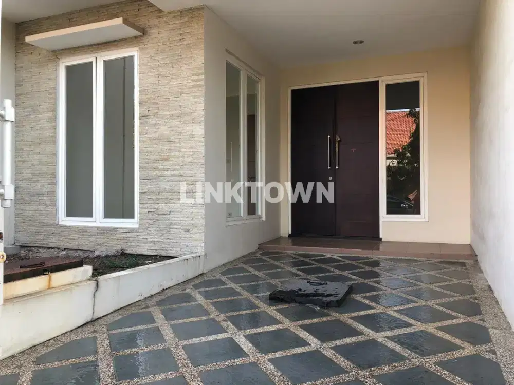Rumah Strategis Dekat Mall Ciputra di Dukuh Kupang Surabaya