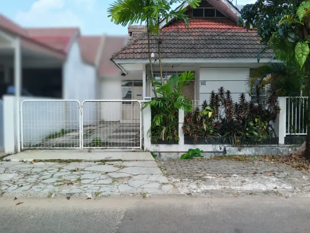 Jual Cepat! Rumah Griyaloka BSD City Lokasi Strategis Row Jalan Besar