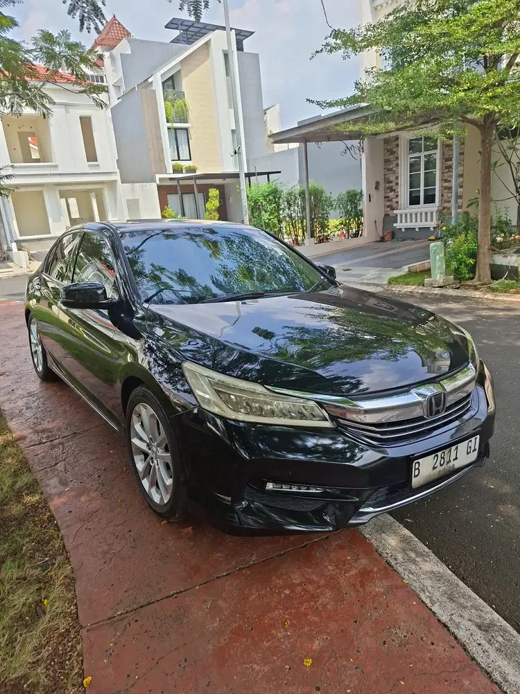 Di jual Honda accord hitam 2018 murah