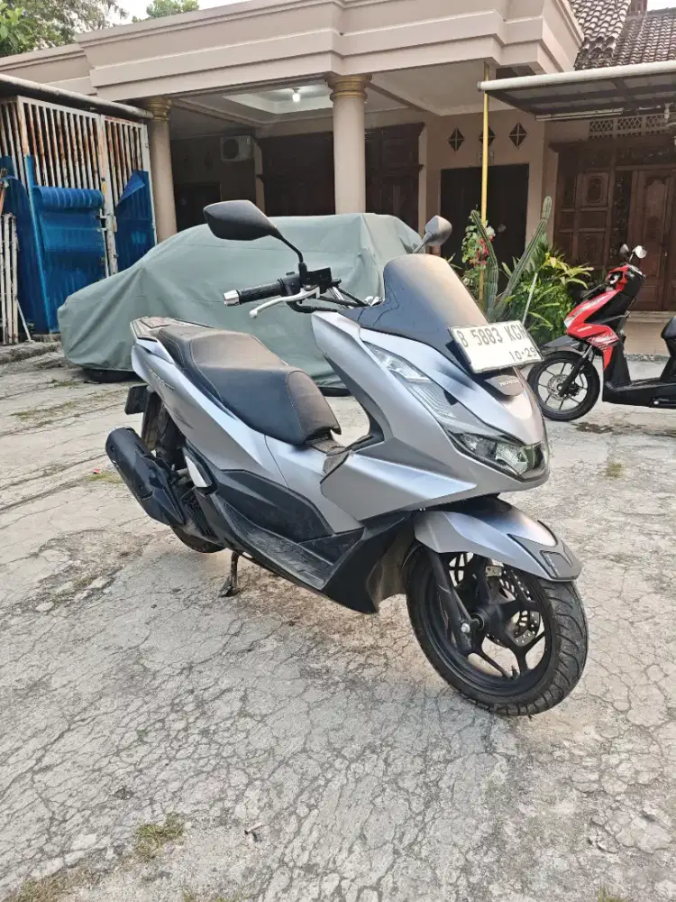 SALE .. HONDA PCX 2024 SILVER