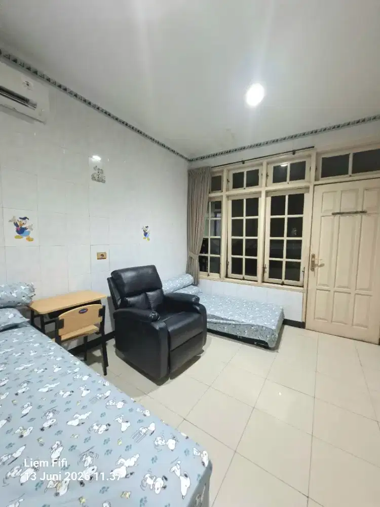 KOST PUTRI isi 2 atau 3 orang Full AC dan Netflik