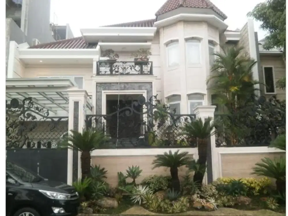 Dijual Rumah Bagus & Strategis di Bukit Telaga Holf Citraland Surabaya