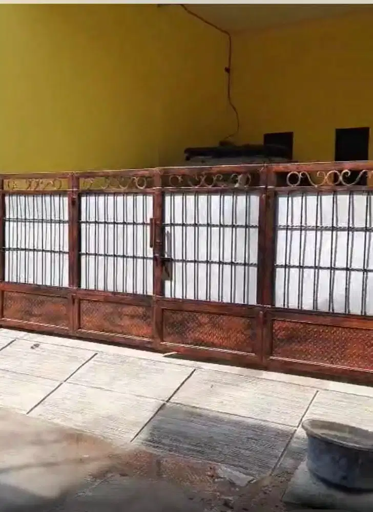 Rumah tinggal disewakan Tahunan