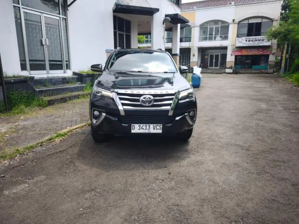 LOW DP - Toyota Fortuner 2.4 4x2 VRZ Solar-AT 2016