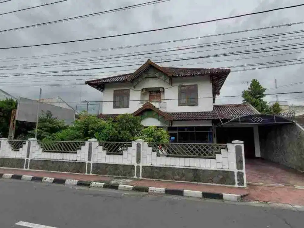 Rumah Besar Kota Jogja dekat Stasiun Tugu dan Malioboro