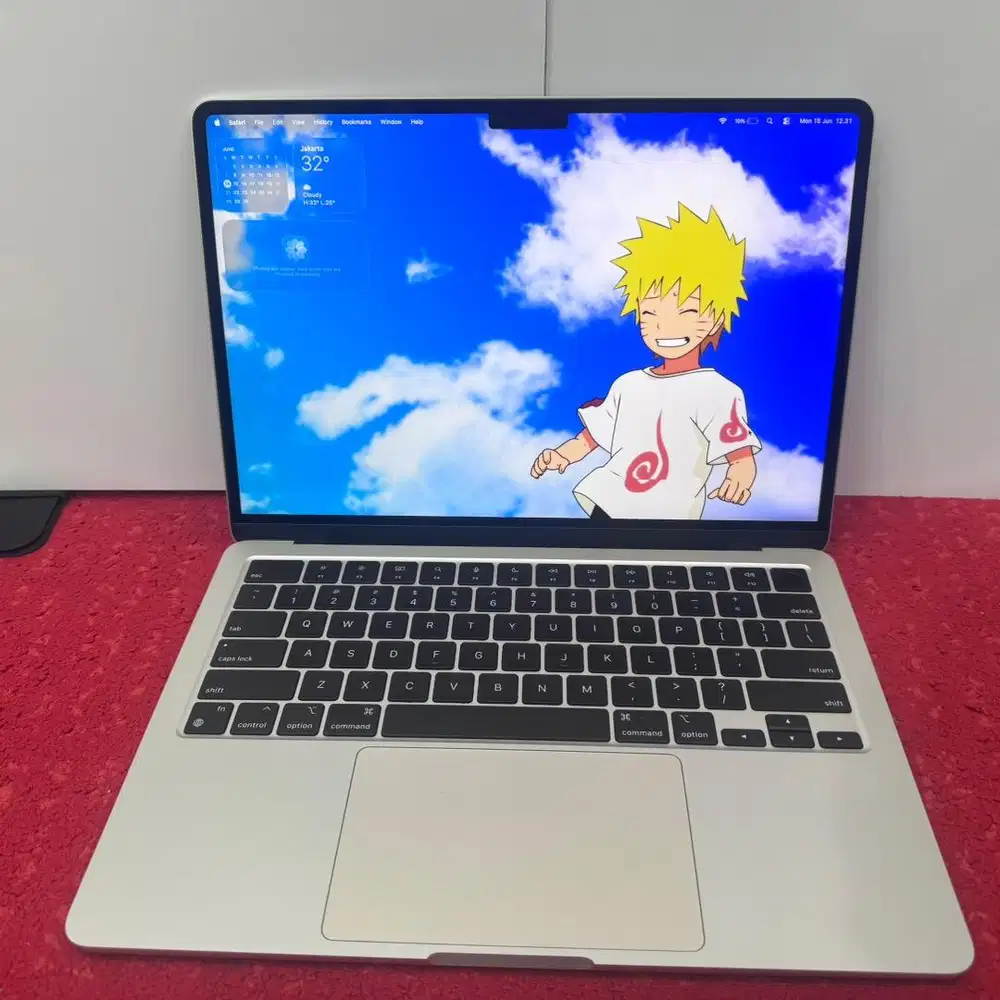 Macbook Air 13 inch, M2 2022 Starlight