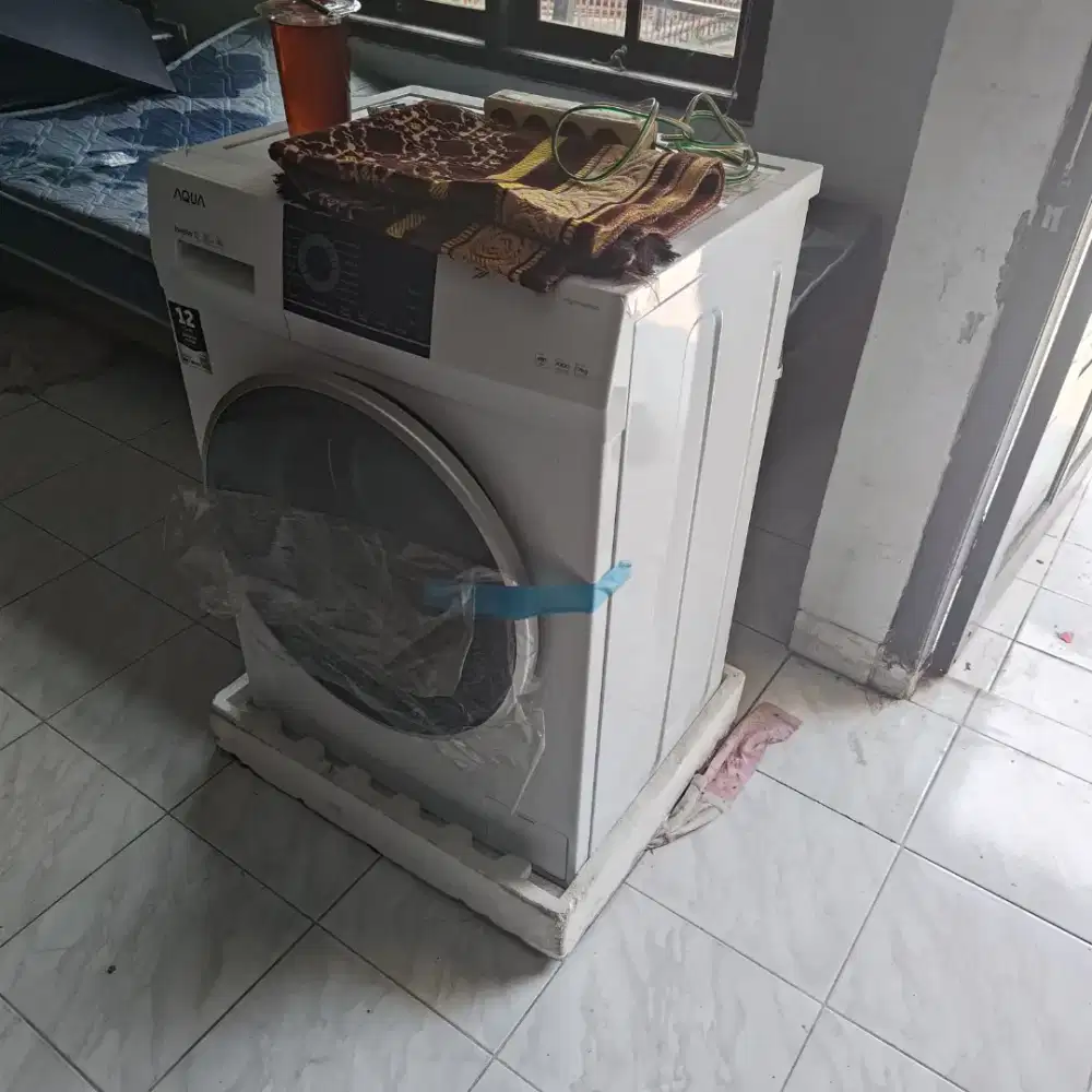 Dijual Mesin Cuci Aqua Front Loading FQW-700829QD kondisi masih 100%