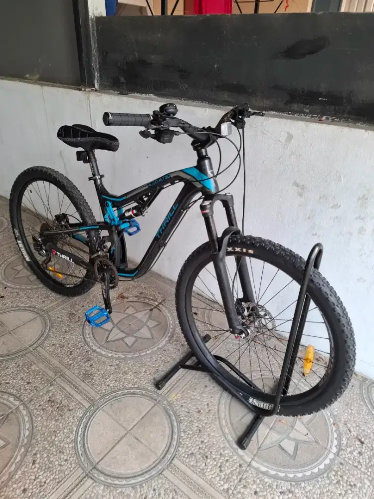 Thrill Ricochet 3.0 L 27.5 2x10 speed standar bawaan