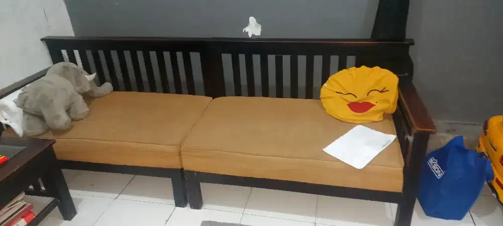 Meja Kursi Tamu