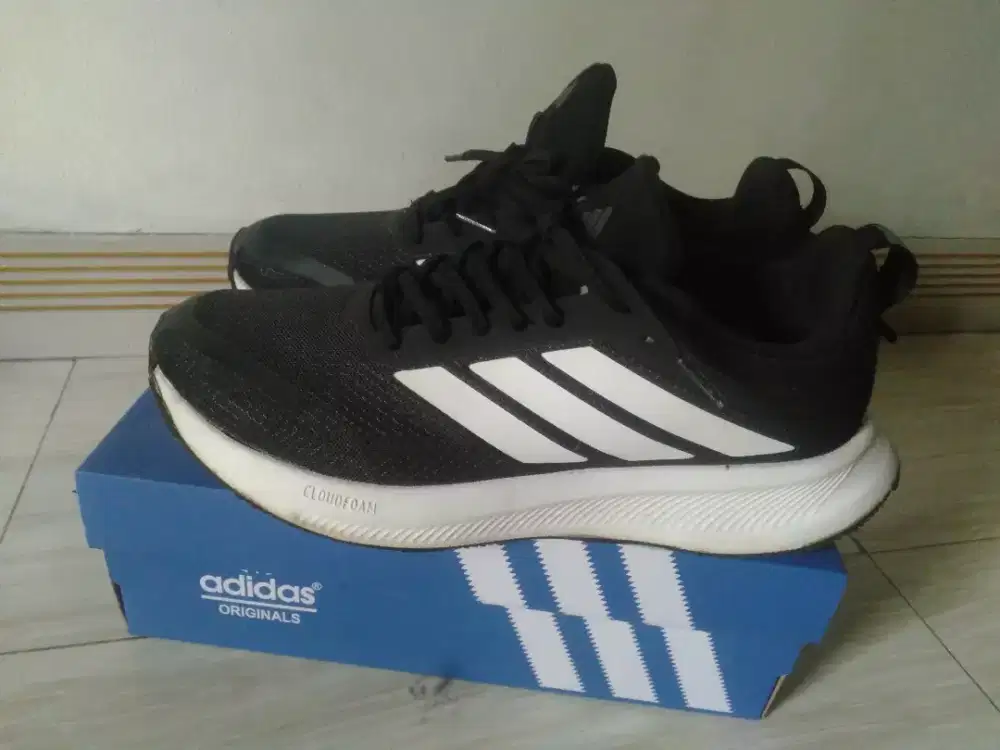 Sepatu Adidas second UK.43-44