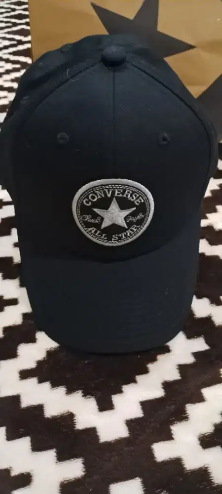 Topi Converse Hitam