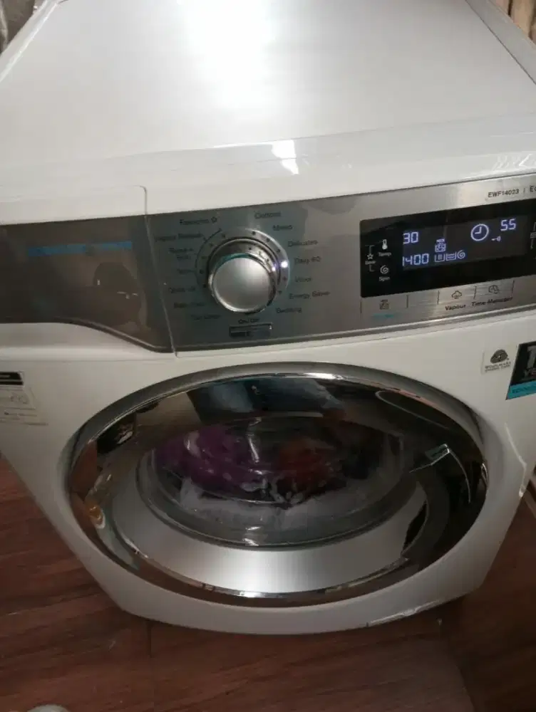 Mesin Cuci Electrolux Front Loading Smart Inverter 10kg