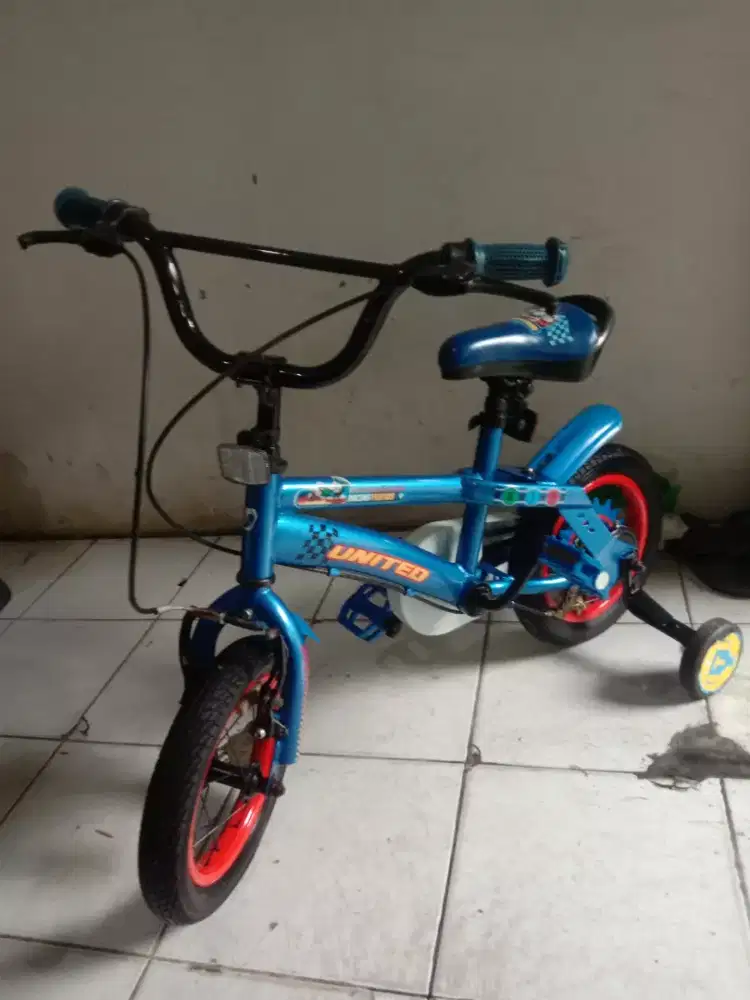 Jual sepeda BMX anak  merk UNITED UK 12