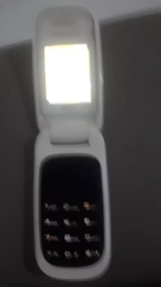 Samsung e72 nyala