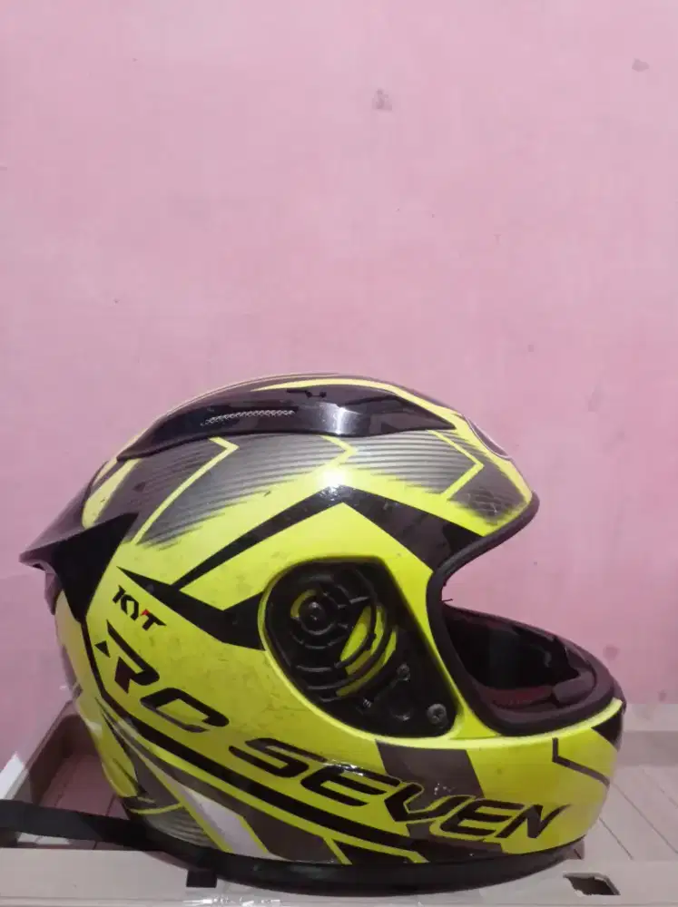 Helm kyt rc seven