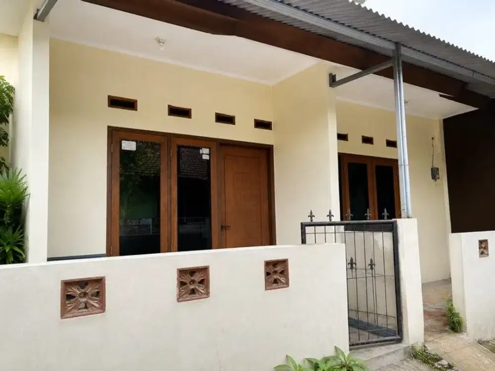 DIJUAL RUMAH 2 PINTU DI KOMPLEK CIOMAS PERMAI BOGOR
