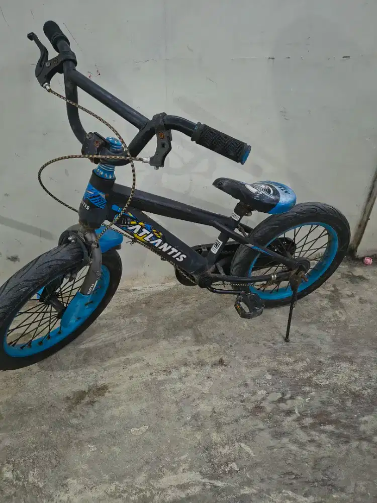 Sepeda bekas pakai anak laki laki