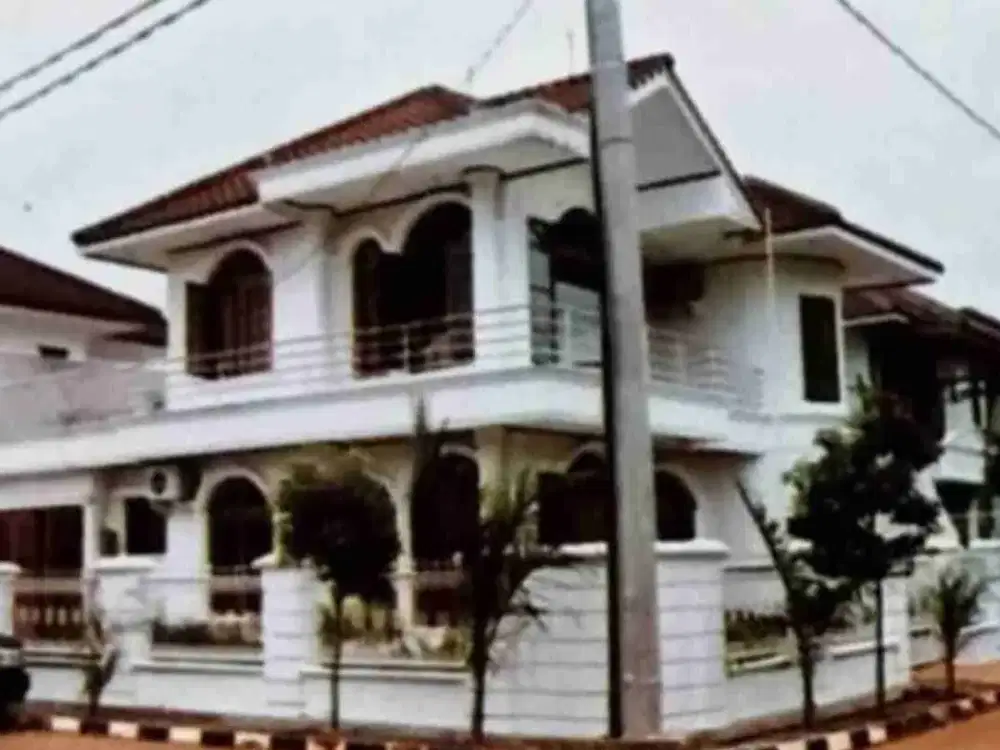 dijual rumah luas di pondok cabe dengan 4 kamar tidur