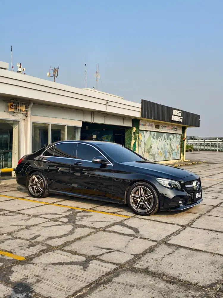 LOW KM 18RB! MERCEDES BENZ C300 AMG LINE AT 2019 / 2020 C 300