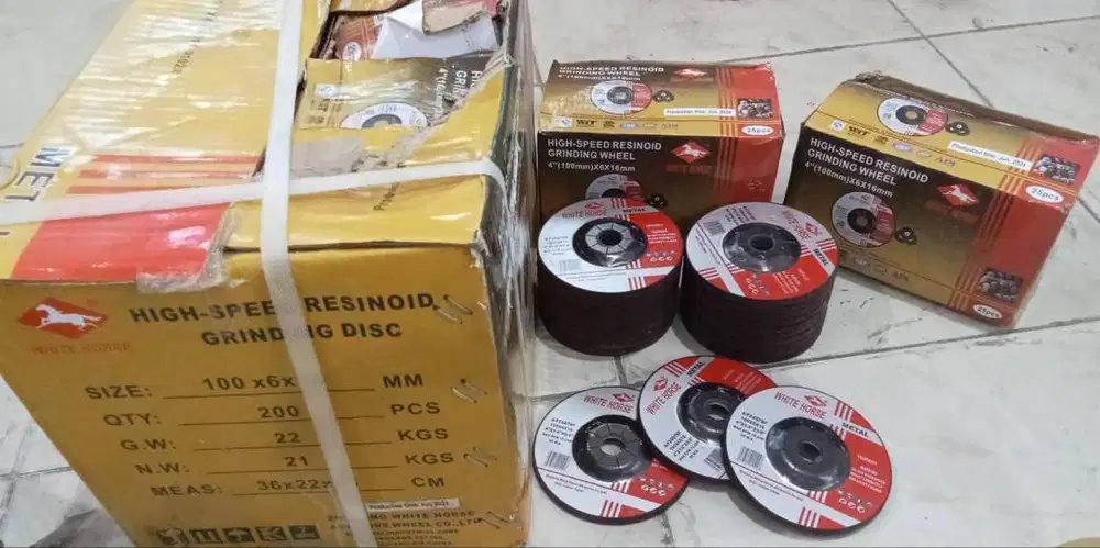CUTTING WHEEL 16 INCH, BATU POLES 4 & 6 INCH WHITE HORSE
