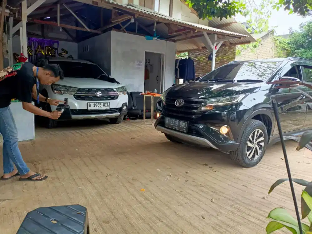 Rental mobil. Sewa mobil harian, mingguan & bulanan lepas kunci.