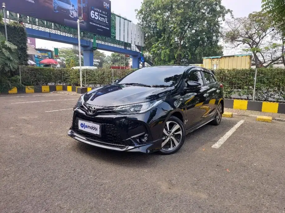 LOW DP Toyota Yaris 1.5 GR Sport Bensin-AT 2022 KZS