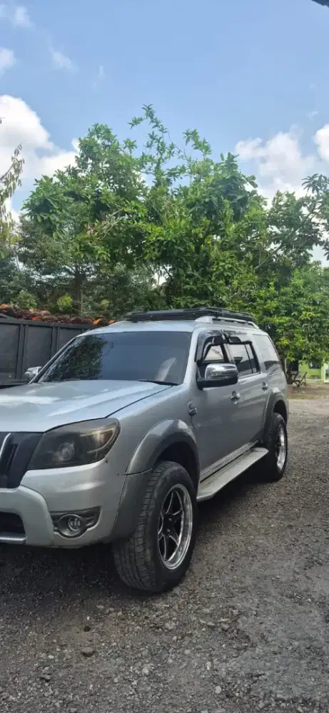 Ford Everest 2.5 TDCi 4x4 Manual 2009 Pemakaian 2010 Pajak Panjang
