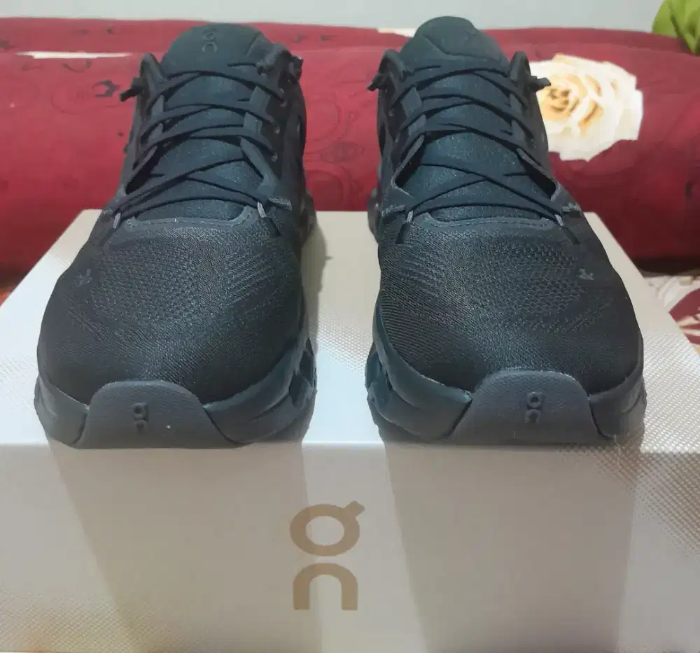 Sepatu On Cloudtilt Eclipse Baru