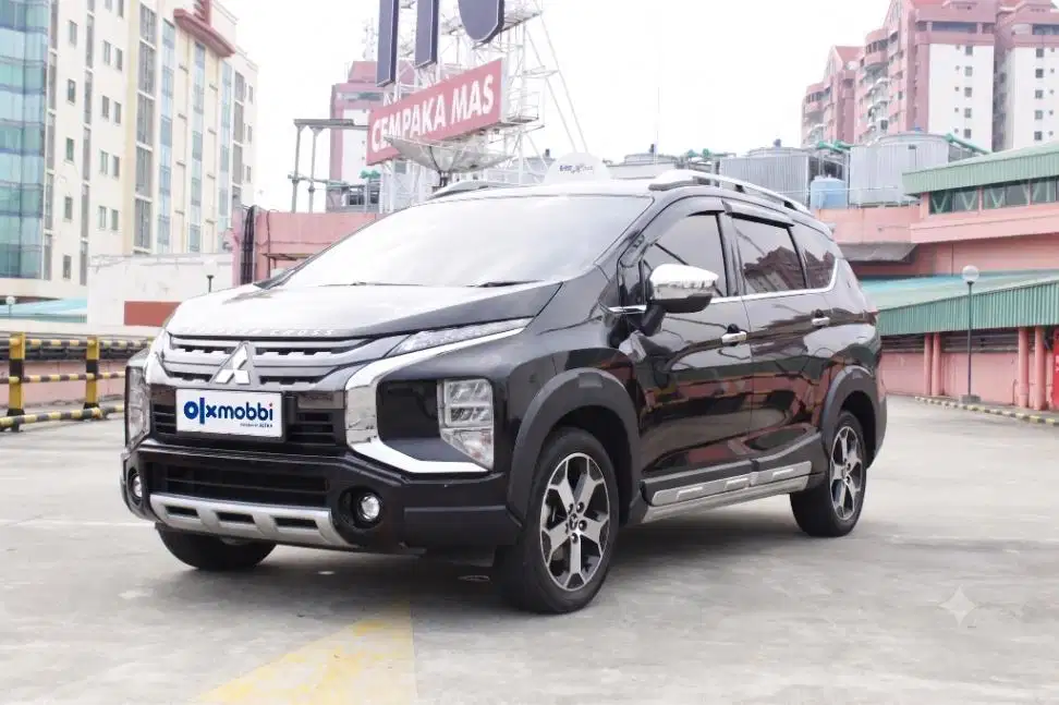 TDP 12 JT Mitsubishi Xpander 1.5 Cross Premium Package Bensin-AT Hitam