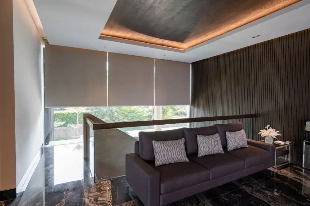 Roller blind tirai rumah dan kantor