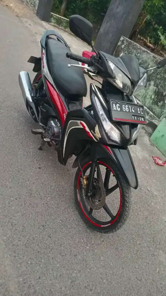 Honda blade cakram depan belakang