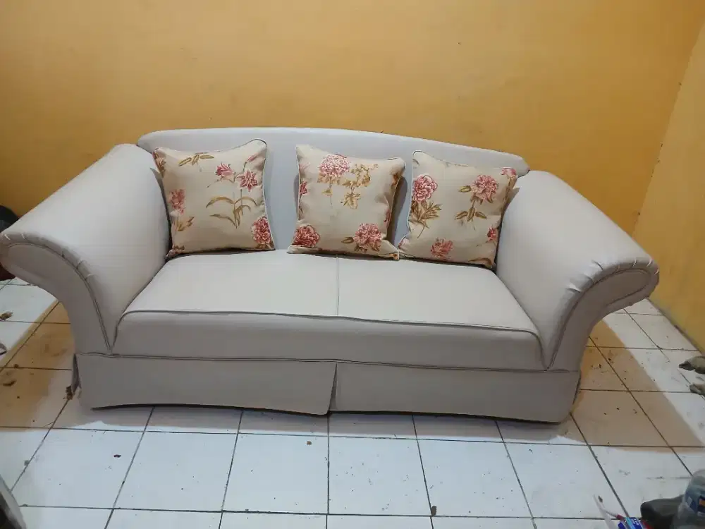 Jual sofa 3 2 seater harga 4 jt garansi 1 thn