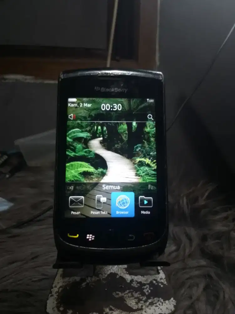 Hp murah BB 9800