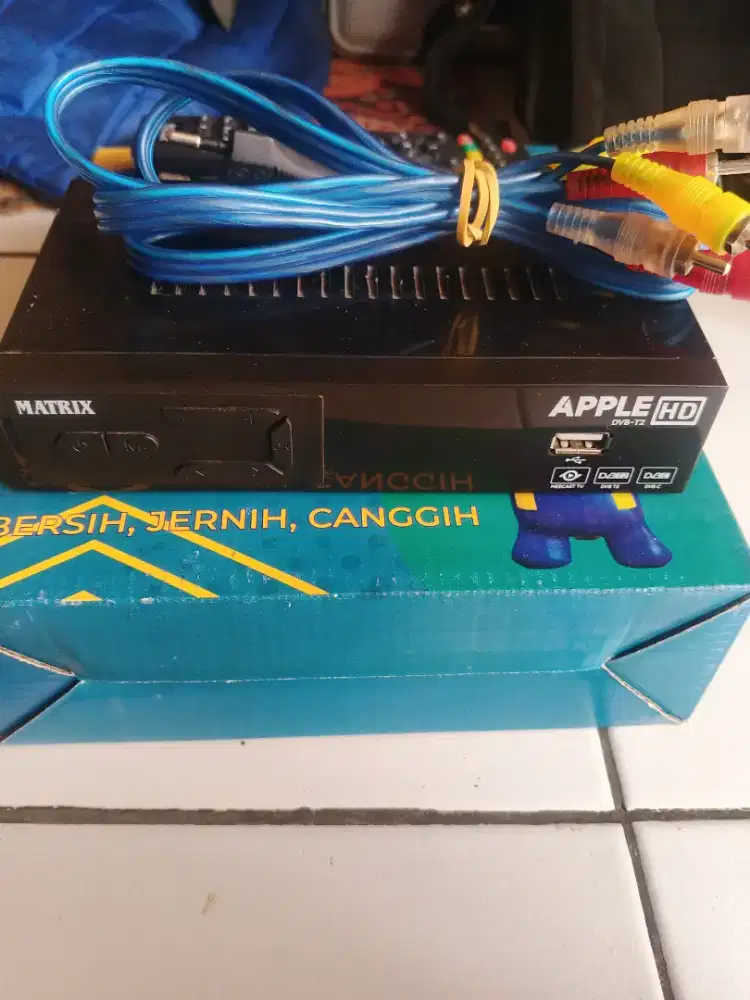 Dijual stb beserta kabel remot