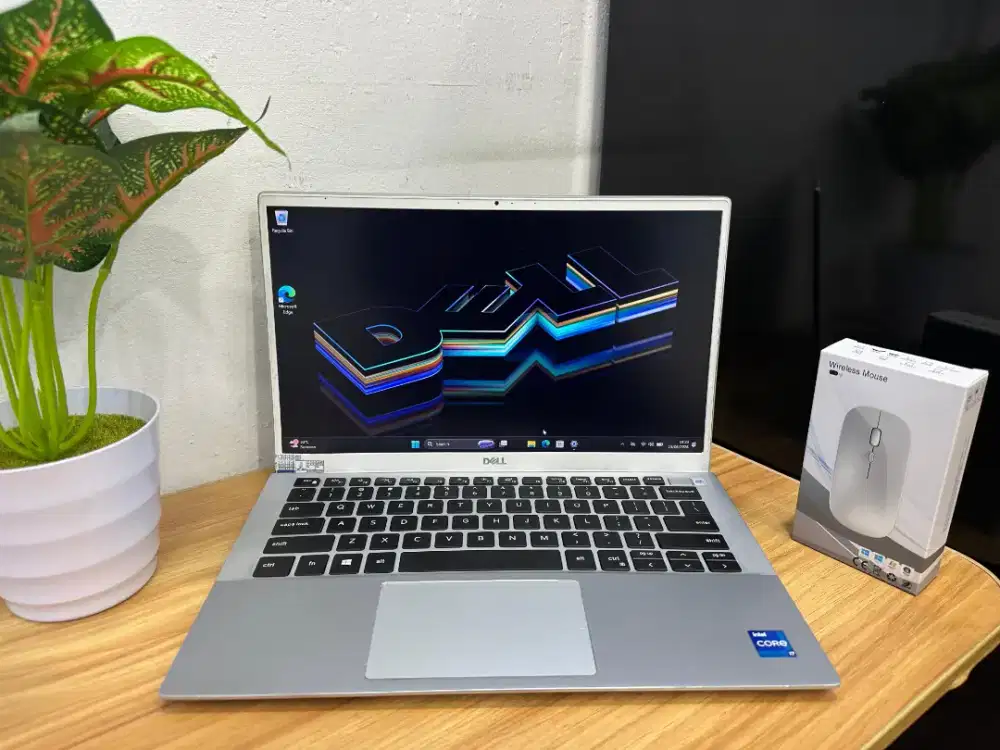 DELL INSPIRON 5301
CORE i7-1165G7
RAM 8GB
SSD 512GB
INTEL IRIS XE