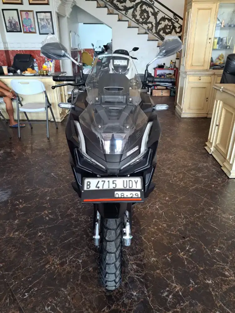Hub ima DP promo Adv 160 ABS 2024 . Km low Gratis oli service Garansi