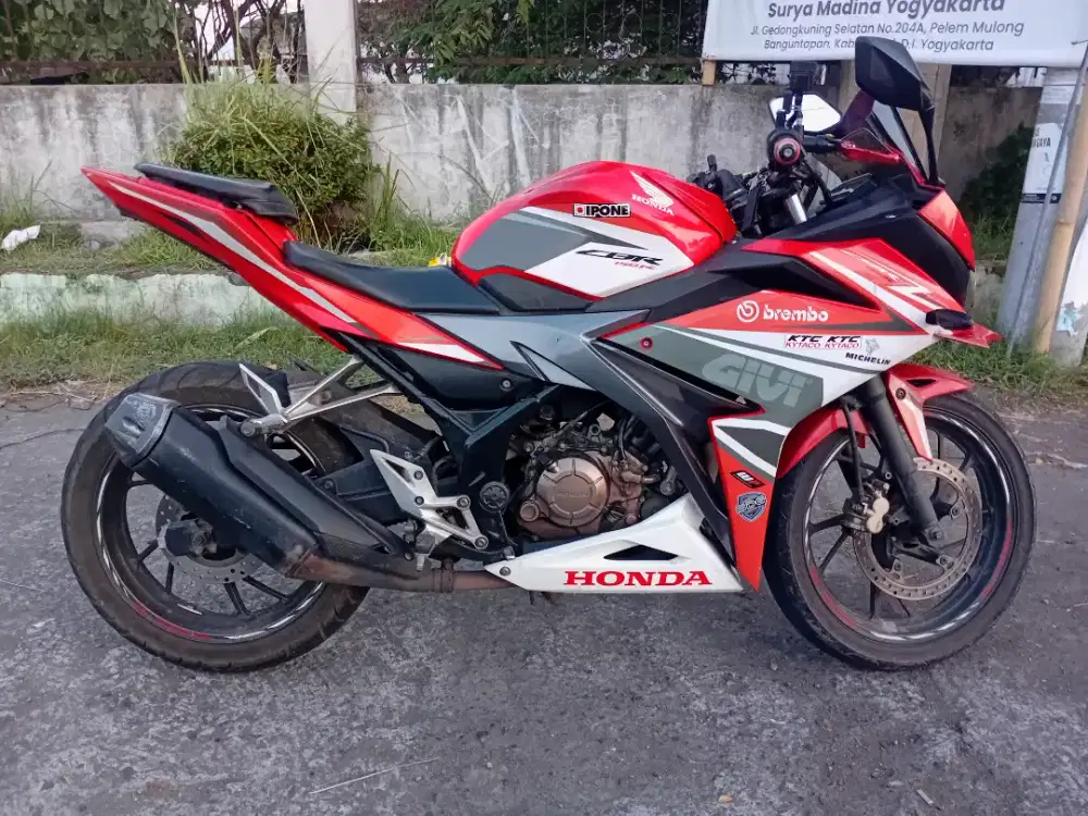 Honda cbr 150 th 2016