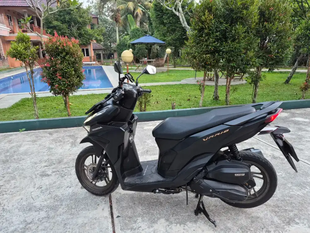 Vario CBS ISS NEW 125 2024 Hitam