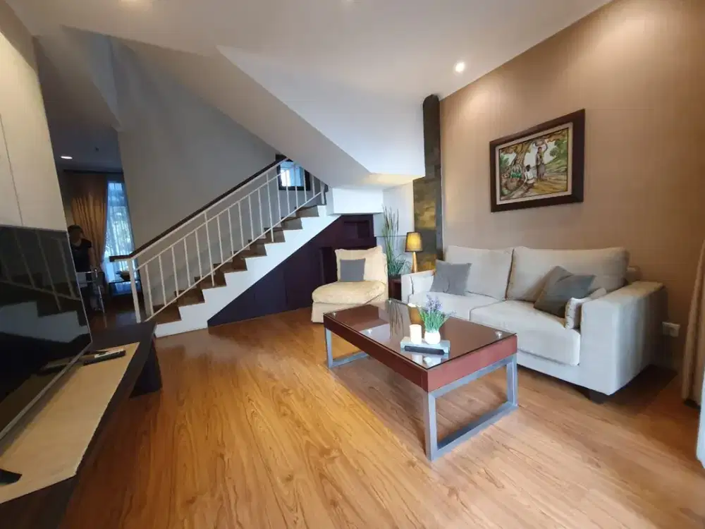 DISEWAKAN Townhouse Unik Di Atas Atap Mall: Cosmo Park Thamrin City – 3BR Full Furnished