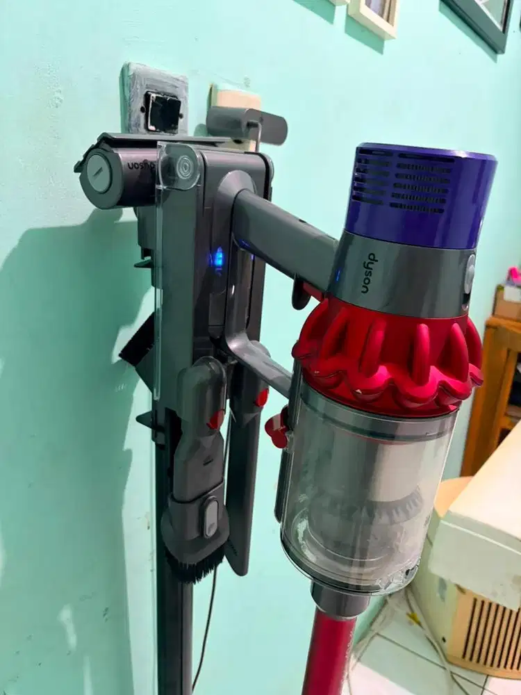 Vacum dyson v10 satu set