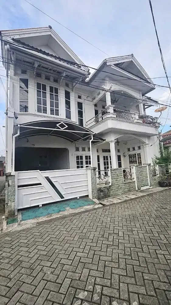 Rumah hook 2 lantai L 240 m². Cimone Mas Permai 2 Karawaci Tangerang