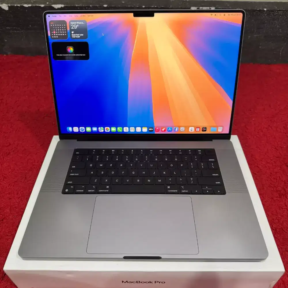 Macbook pro m1 max 2021 16 inch ram 32gb ssd 512gb fullset mulus