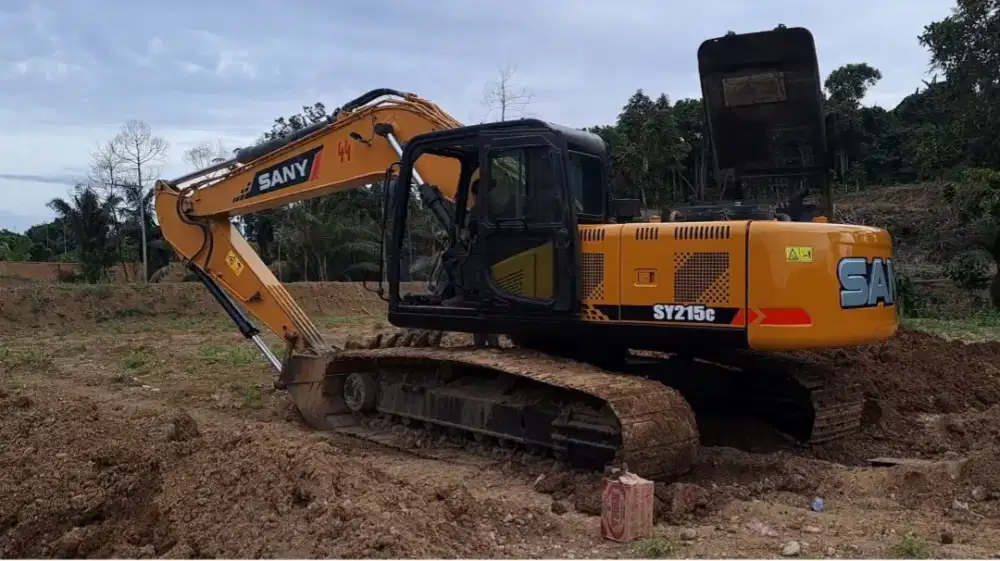 Excavator Sany sy215c 6 slinder
